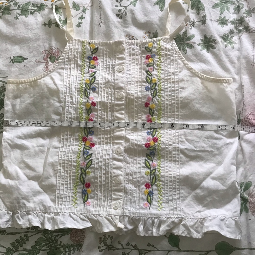 GAP Embroidered Summer Top - Picture 6 of 6